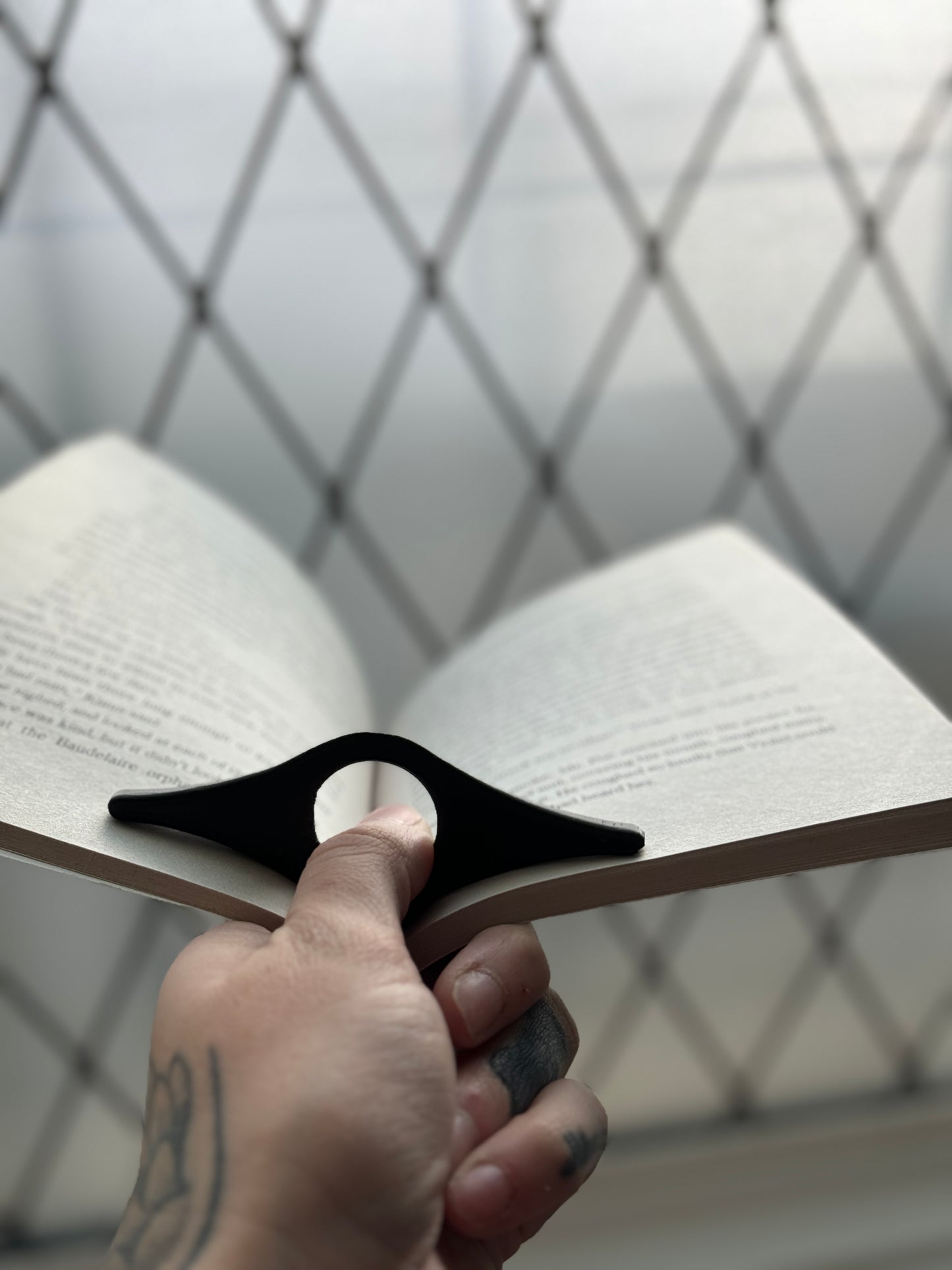 Thumb Page Holder